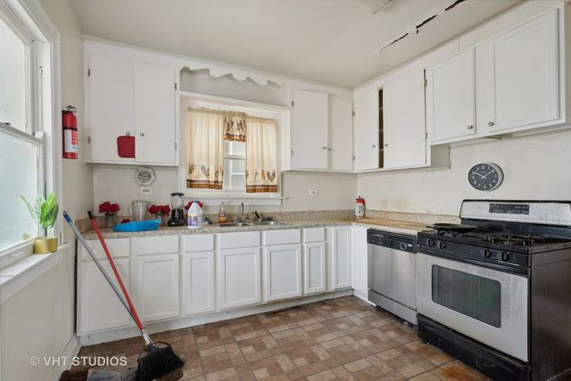 12115 S State Street, Chicago, IL 60628
