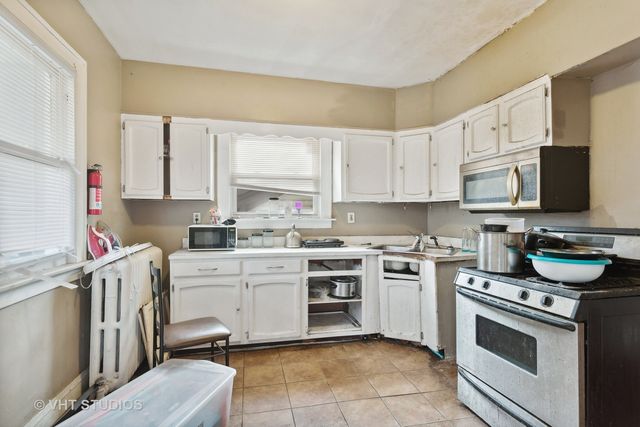 12115 S State Street, Chicago, IL 60628