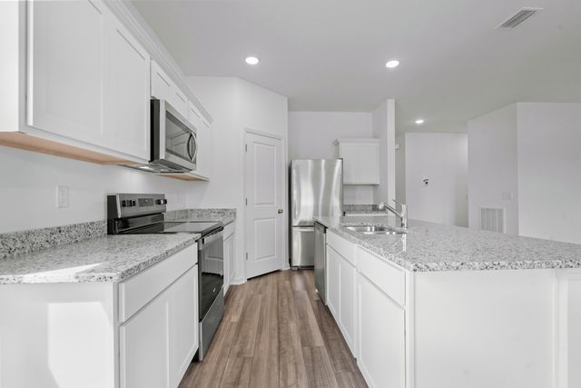 158 Admiral St, Conway, SC 29526