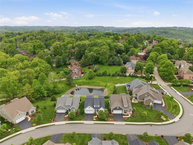 214 Maid Marion Ln, Canonsburg, PA 15317