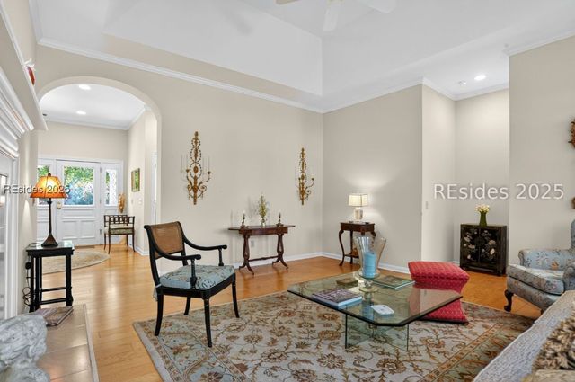 10 Glenmoor Pl, Hilton Head Island, SC 29926