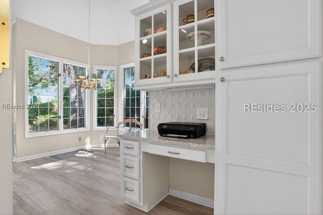 10 Glenmoor Pl, Hilton Head Island, SC 29926