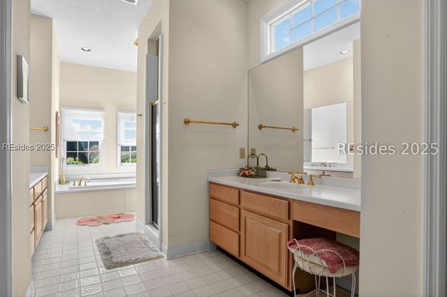 10 Glenmoor Pl, Hilton Head Island, SC 29926