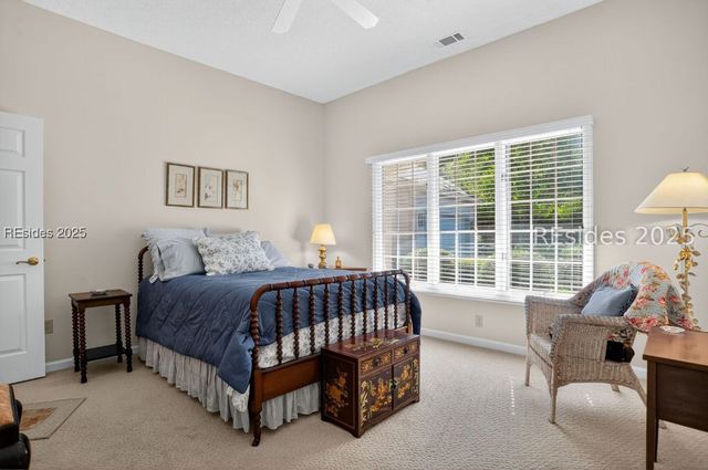 10 Glenmoor Pl, Hilton Head Island, SC 29926