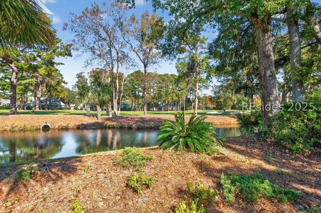 10 Glenmoor Pl, Hilton Head Island, SC 29926