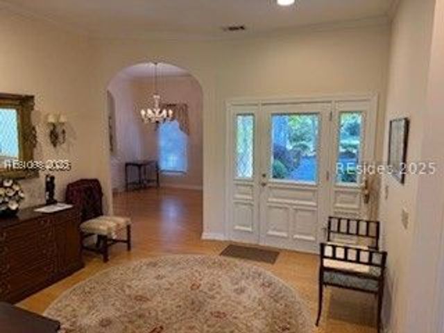 10 Glenmoor Pl, Hilton Head Island, SC 29926