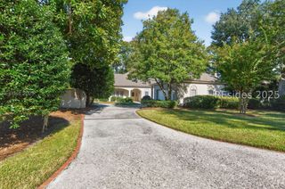 10 Glenmoor Pl, Hilton Head Island, SC 29926