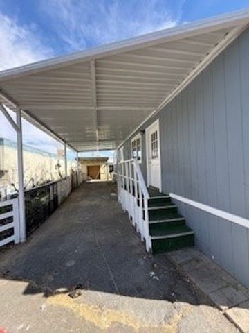 1304 E Ave I 9, Lancaster, CA 93535