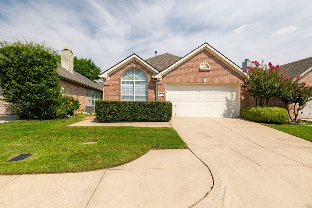 2337 Leafy Glen Court, Bedford, TX 76022