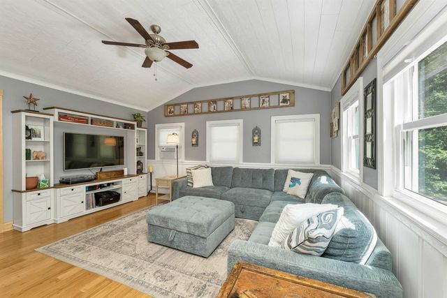 30 Roy Road, Hooksett, NH 03106