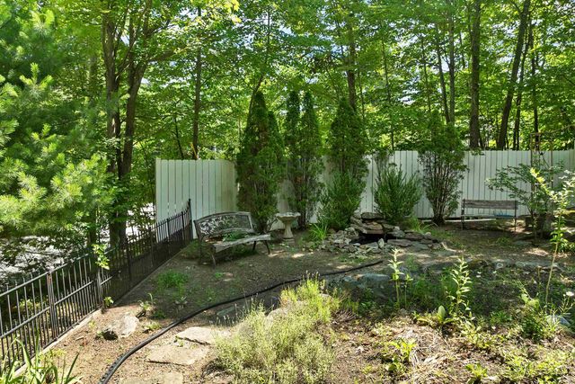 30 Roy Road, Hooksett, NH 03106
