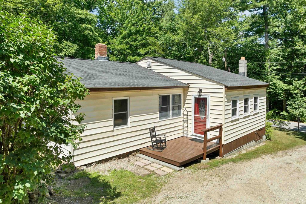 30 Roy Road, Hooksett, NH 03106