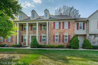 1665 Huntington Park E, Rochester Hills, MI 48309