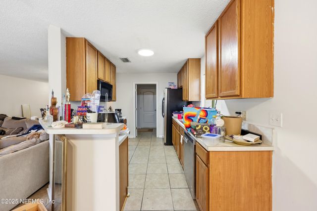 1739 SAW LAKE Drive, Middleburg, FL 32068