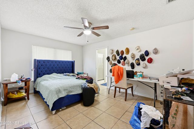 1739 SAW LAKE Drive, Middleburg, FL 32068