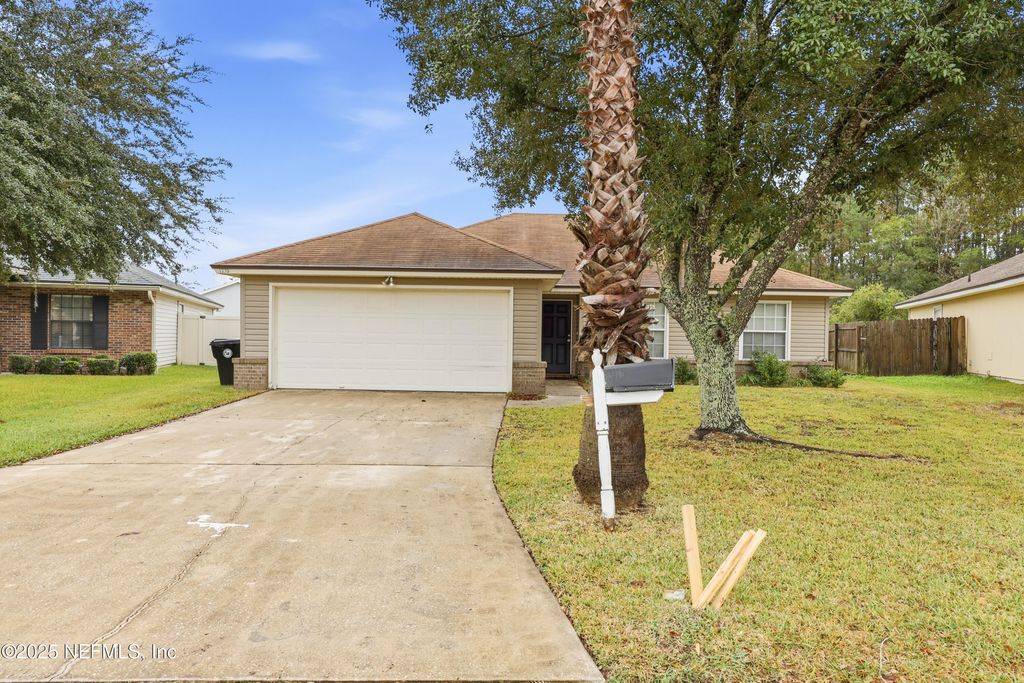 1739 SAW LAKE Drive, Middleburg, FL 32068