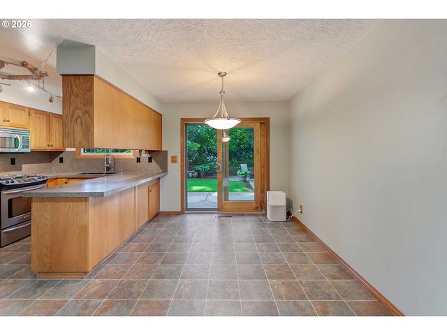 3047 Se 140TH Ave, Portland, OR 97236