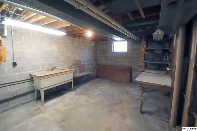 108 Hillside Drive, Bellevue, NE 68005