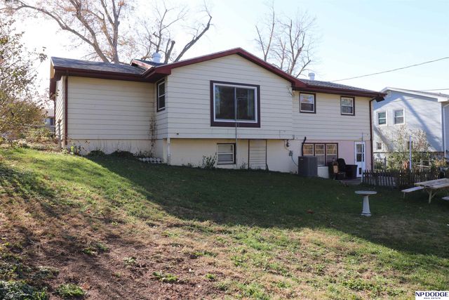 108 Hillside Drive, Bellevue, NE 68005