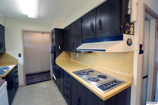 108 Hillside Drive, Bellevue, NE 68005