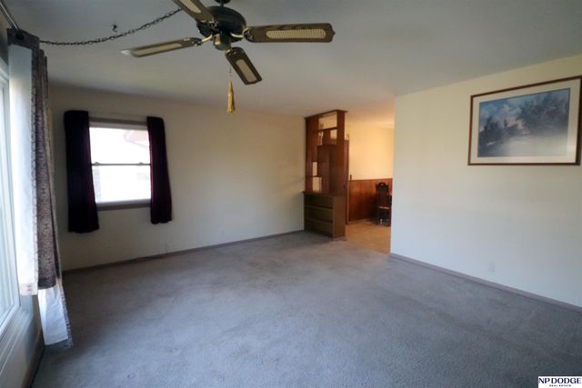 108 Hillside Drive, Bellevue, NE 68005