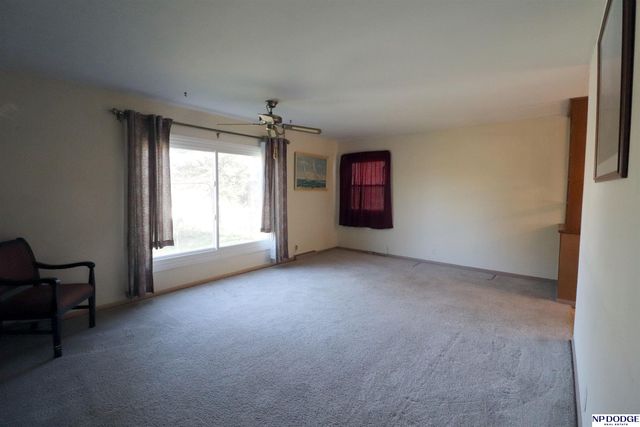 108 Hillside Drive, Bellevue, NE 68005