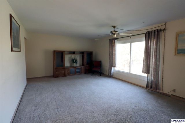 108 Hillside Drive, Bellevue, NE 68005