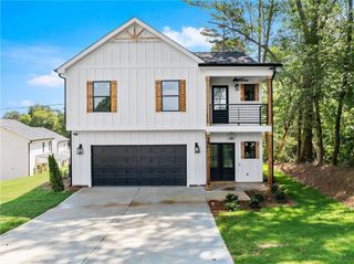 180 Llewellyn St, Clarkesville, GA 30523