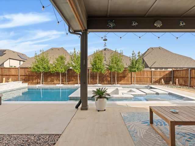 1625 Windflower Drive, Aubrey, TX 76227