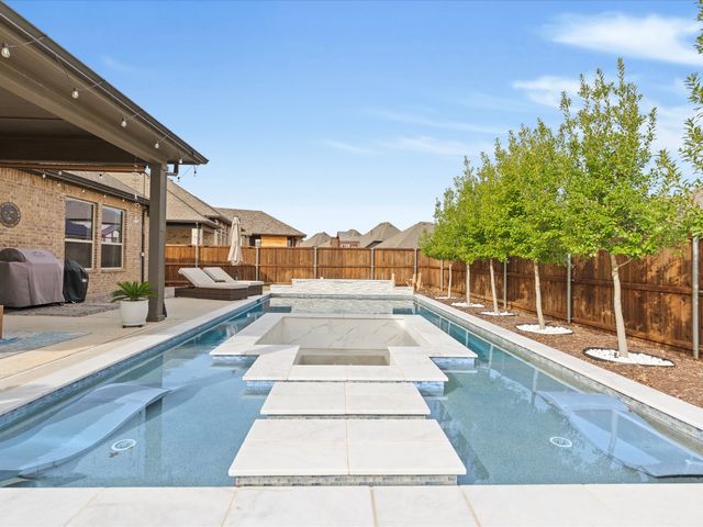 1625 Windflower Drive, Aubrey, TX 76227