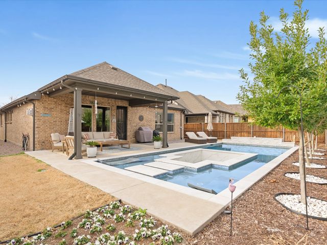 1625 Windflower Drive, Aubrey, TX 76227