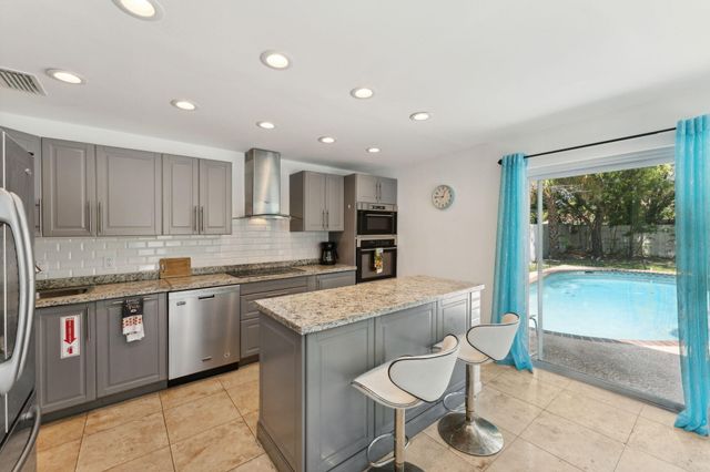 254 SW 8th Street, Dania Beach, FL 33004