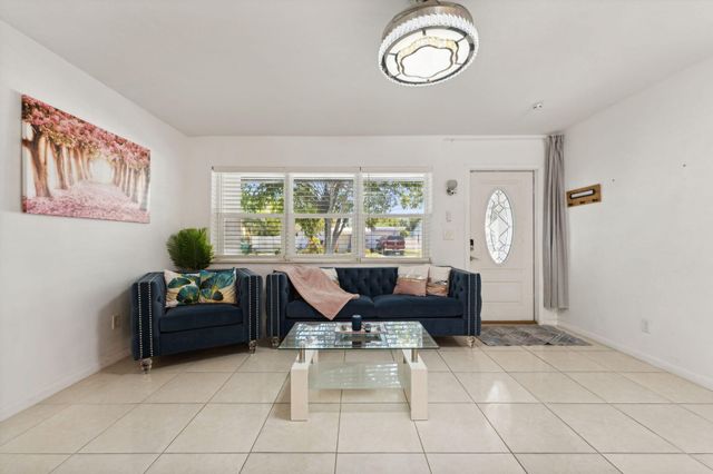 254 SW 8th Street, Dania Beach, FL 33004