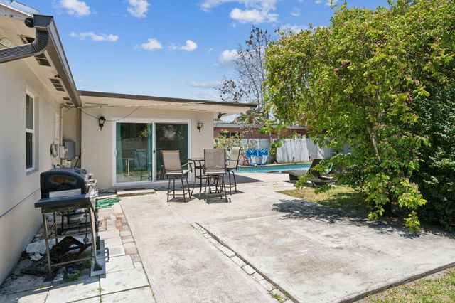 254 SW 8th Street, Dania Beach, FL 33004