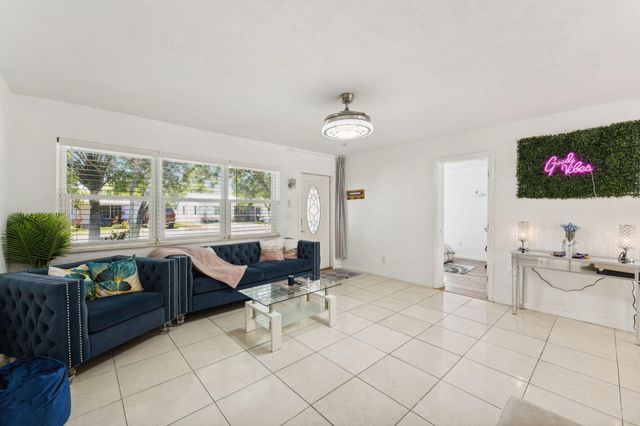 254 SW 8th Street, Dania Beach, FL 33004