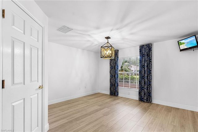 9544 Hemingway LN, Fort Myers, FL 33913