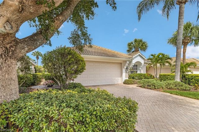 9544 Hemingway LN, Fort Myers, FL 33913