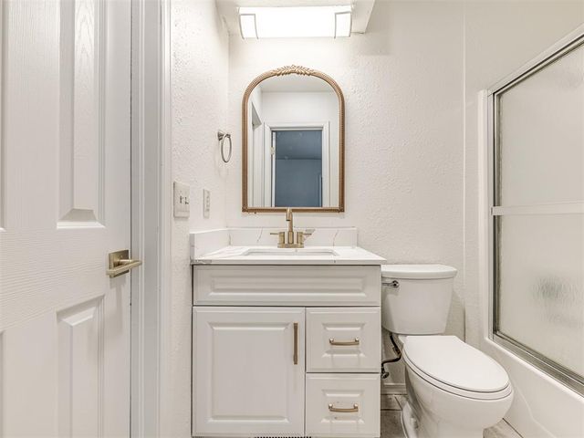 9822 Hefner Village Drive, Oklahoma City, OK 73162