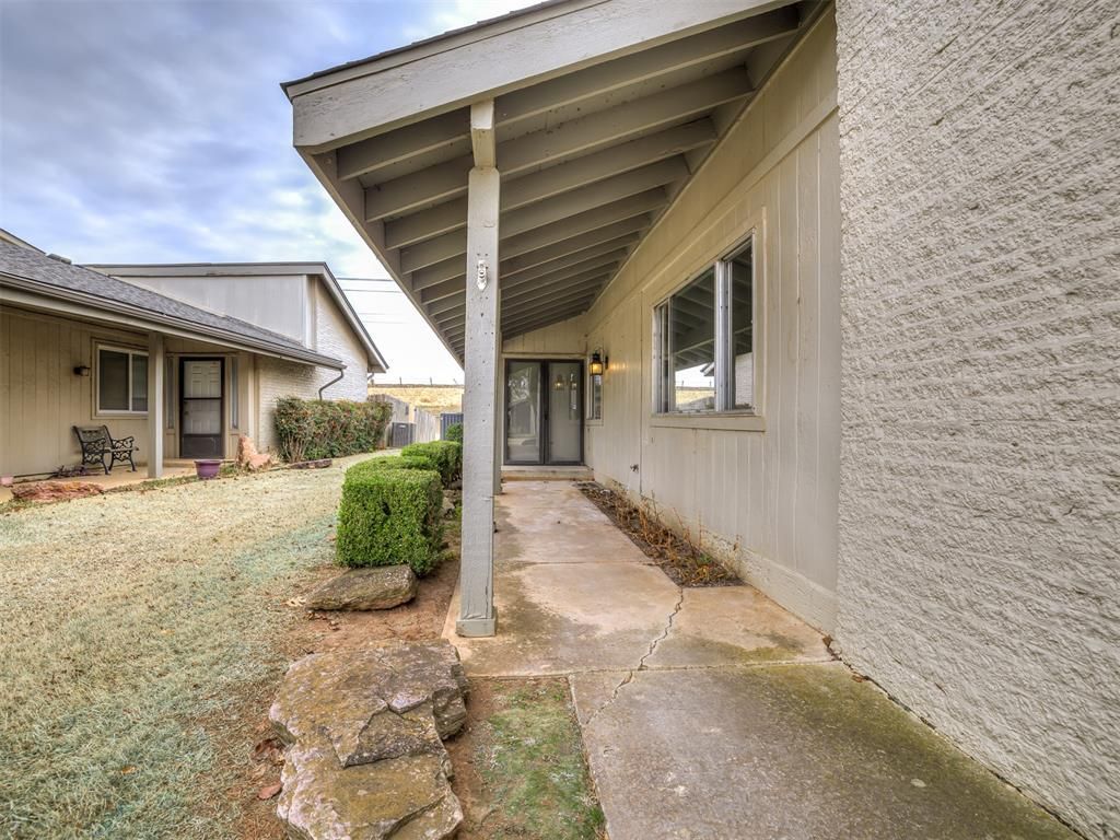9822 Hefner Village Drive, Oklahoma City, OK 73162