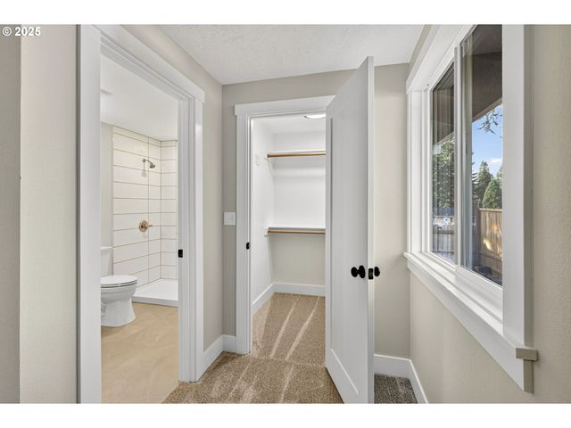 17745 DAVIS Dr, Sandy, OR 97055