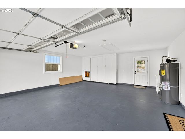 17745 DAVIS Dr, Sandy, OR 97055