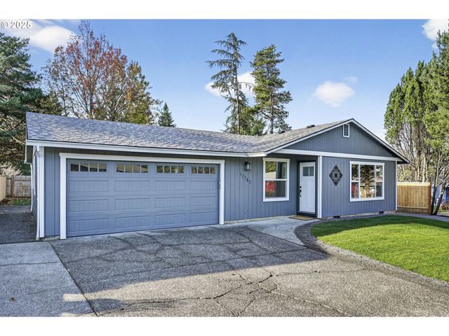 17745 DAVIS Dr, Sandy, OR 97055