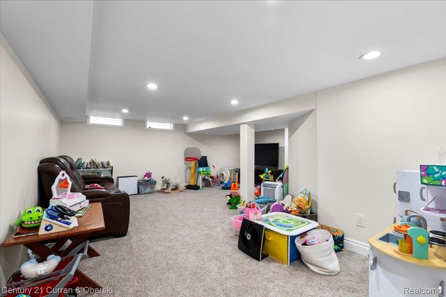 1133 Sutherland Street, Plymouth, MI 48170