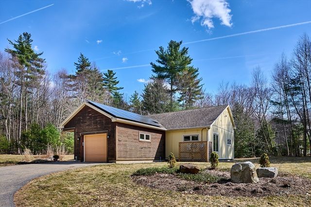 471 Flat Hills Rd, Amherst, MA 01002