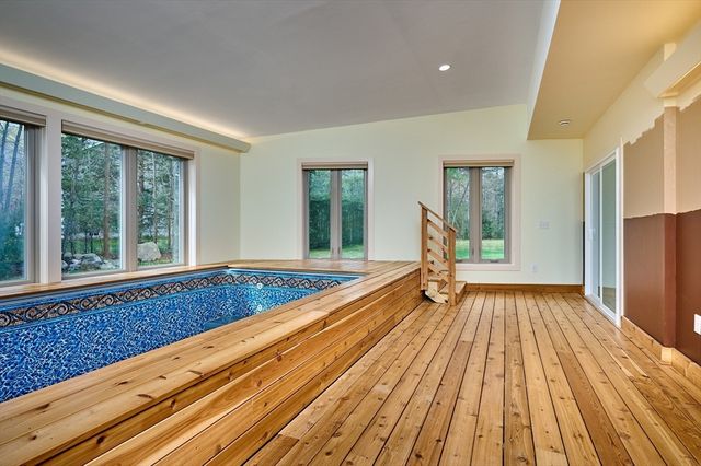 471 Flat Hills Rd, Amherst, MA 01002