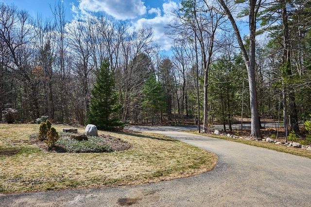 471 Flat Hills Rd, Amherst, MA 01002