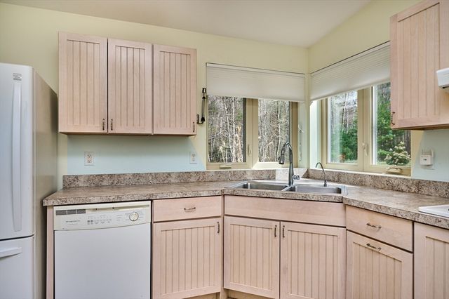 471 Flat Hills Rd, Amherst, MA 01002