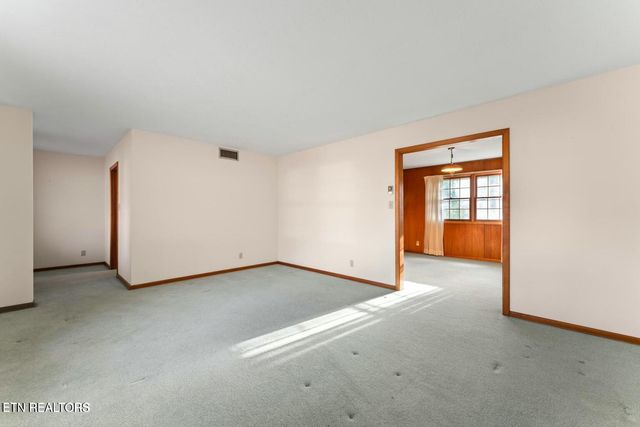 2015 Mountair Drive, Knoxville, TN 37924