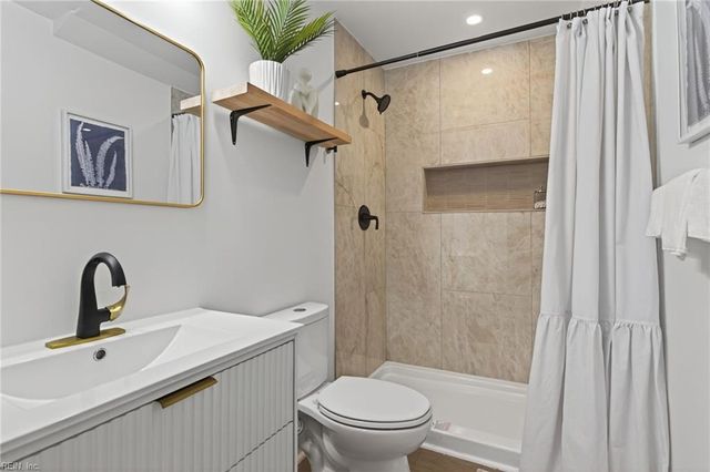 232 52nd ST, Newport News, VA 23607