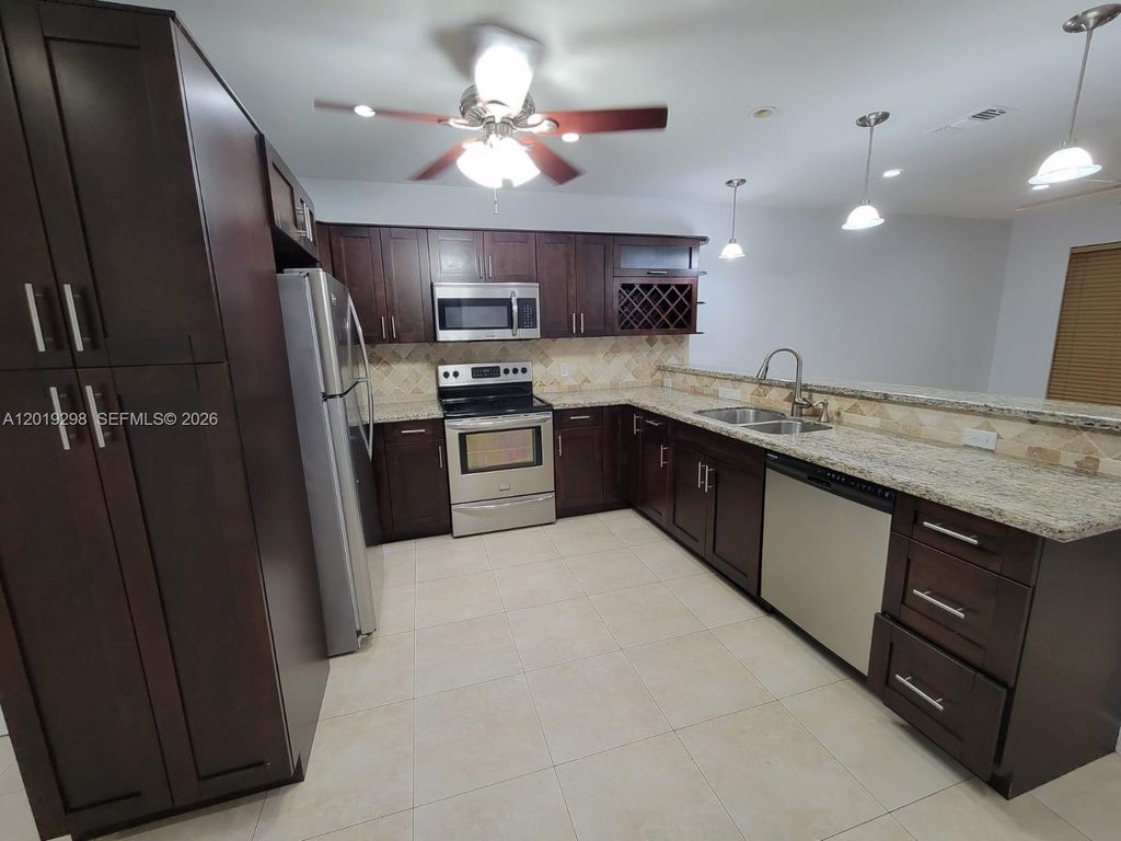 5780 SW 61st St 5780, Miami, FL 33143